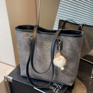 High-end, fashionable and versatile shoulder commuting bag for women 2026 spring and summer new style student class large capacity tote bag